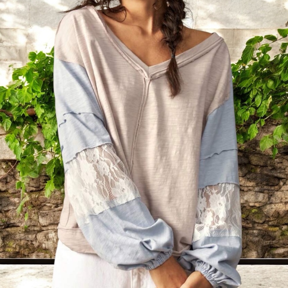 Chic Women's Lace Sleeve Sweatshirt